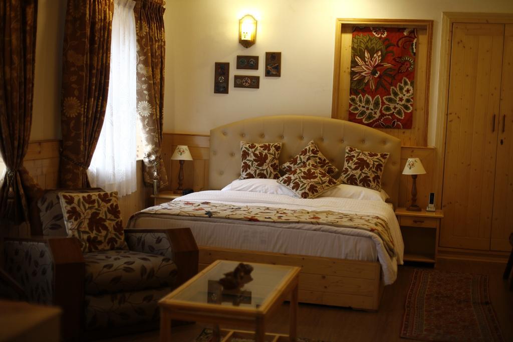 Dove Cottage Srīnagar エクステリア 写真