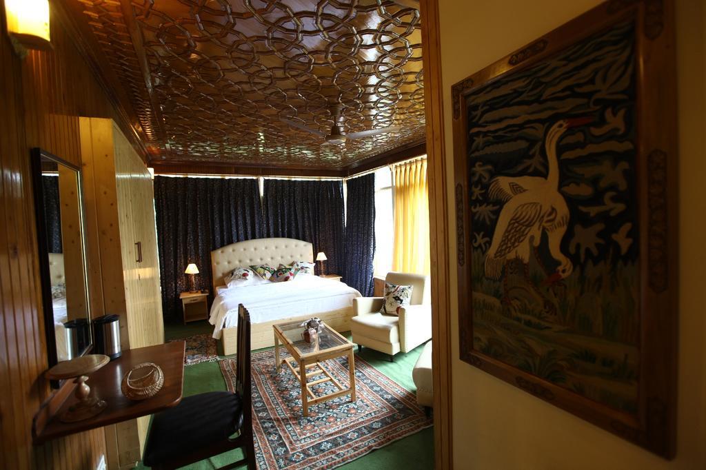 Dove Cottage Srīnagar エクステリア 写真