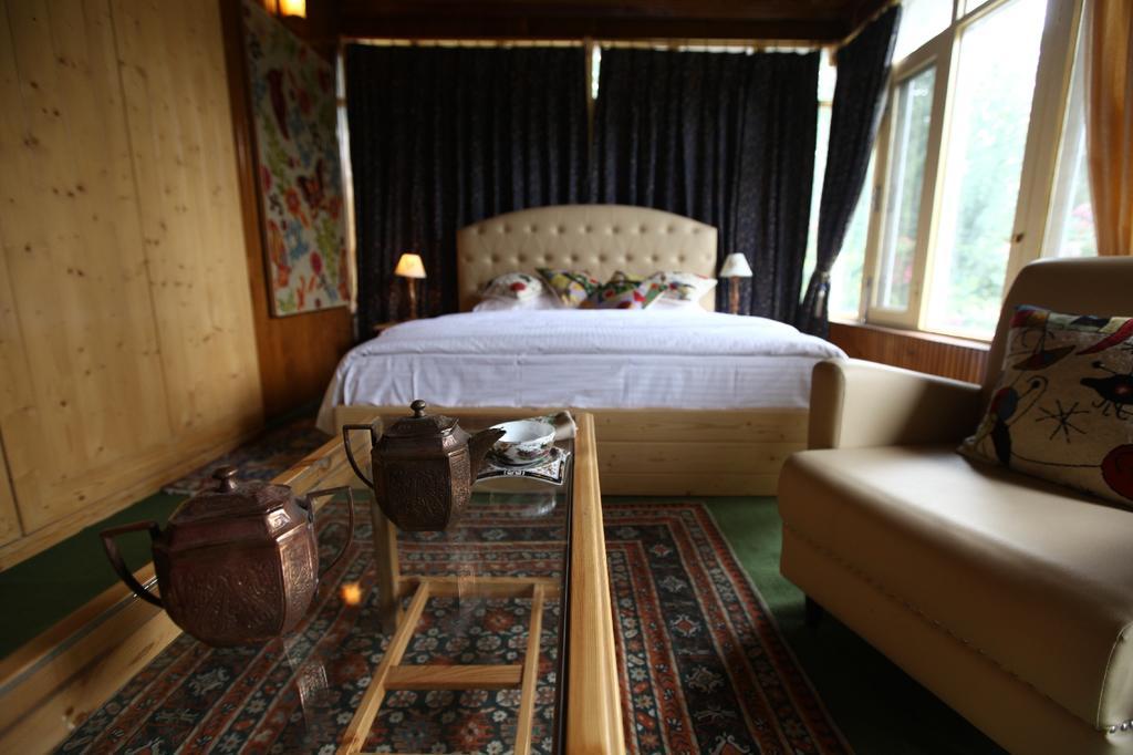 Dove Cottage Srīnagar エクステリア 写真