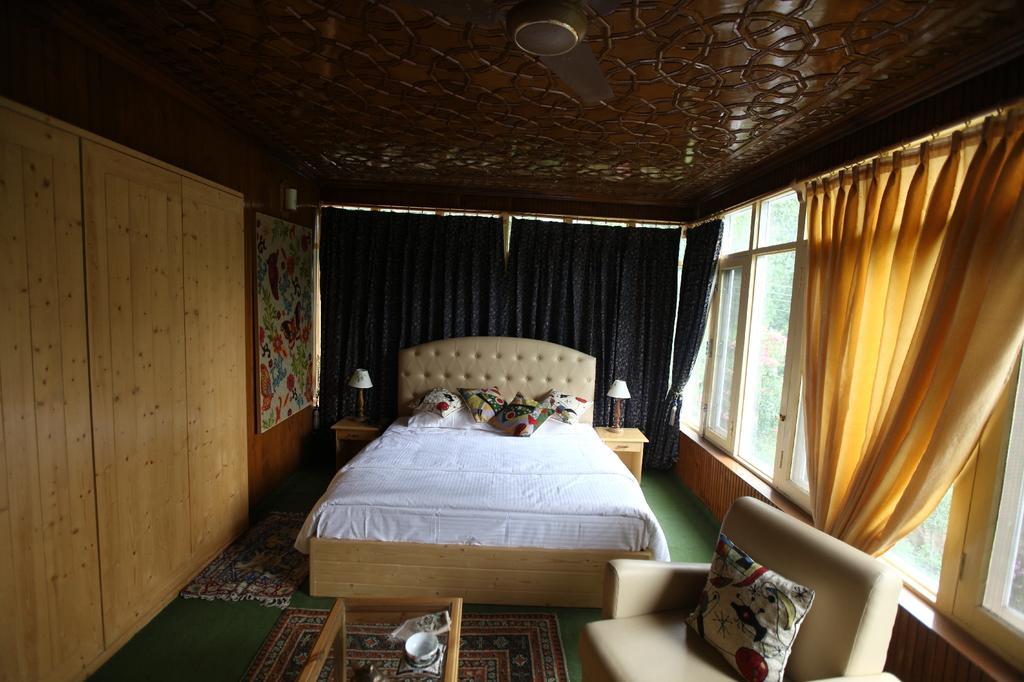 Dove Cottage Srīnagar エクステリア 写真